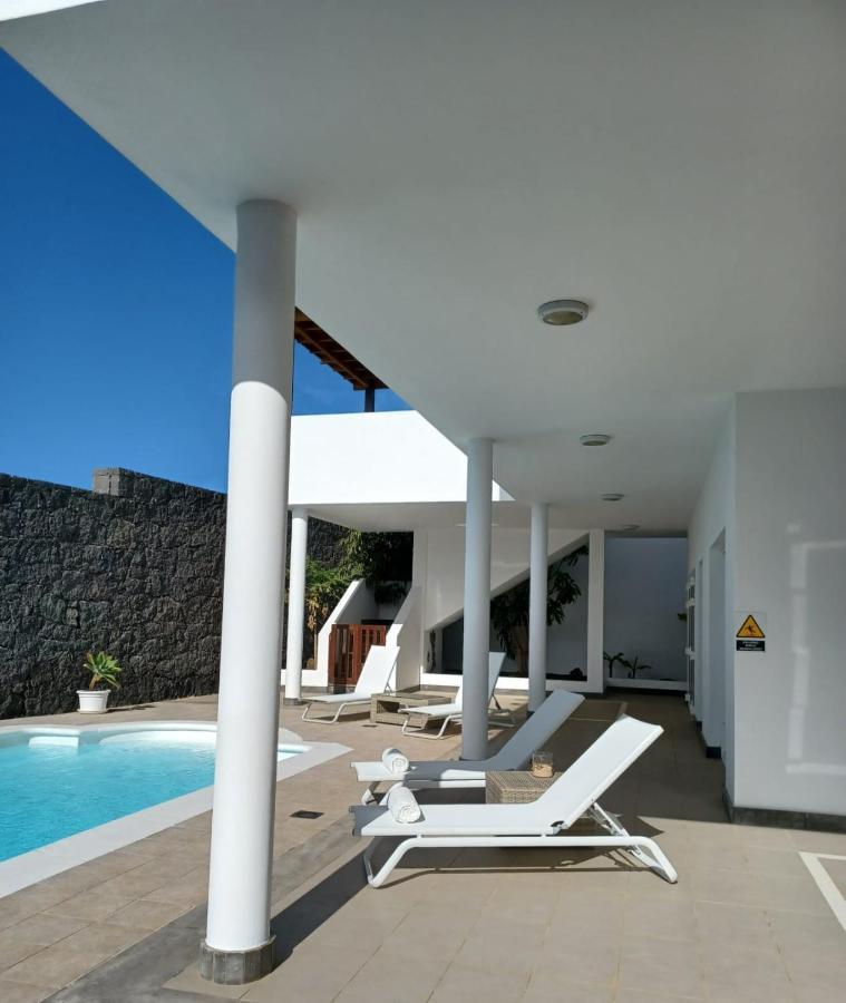 Villa Lanzarote Puerto Calero Exterior photo