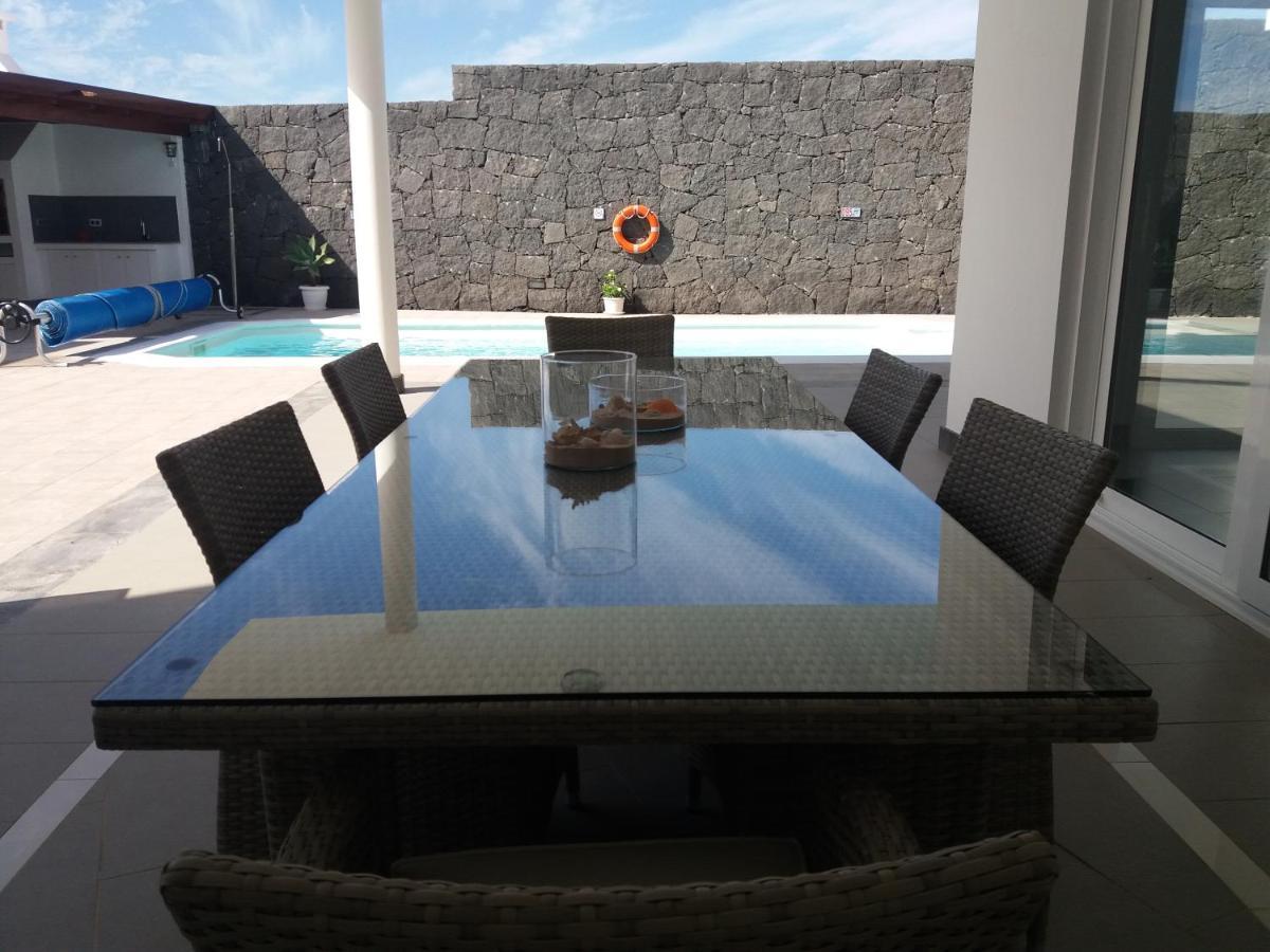 Villa Lanzarote Puerto Calero Exterior photo